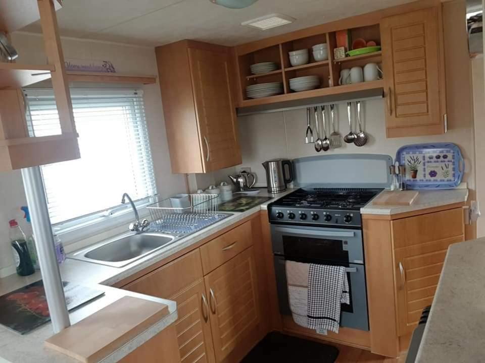 I 10 Caravan 4 Berth Chase Caravan Park Ingoldmells Exterior foto