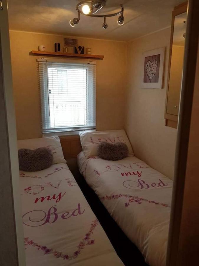 I 10 Caravan 4 Berth Chase Caravan Park Ingoldmells Exterior foto